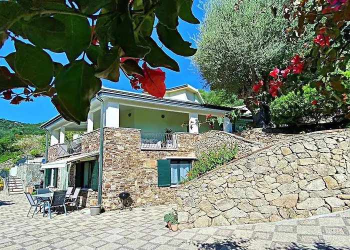 Willa With Terrace Overlooking The Sea