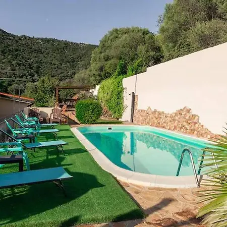 With Terrace Overlooking The Sea Villa Brunella